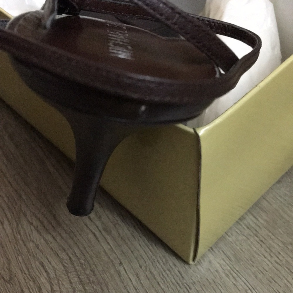 Michael Shannon Brown Strappy Leather Sandals & Travel Bag
Size 9 - Picture 13 of 13